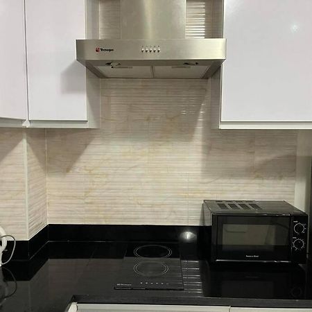 Kandi Big 1 Bedroom King Bed, Free Housekeeping, Wi-Fi آنغلوس المظهر الخارجي الصورة