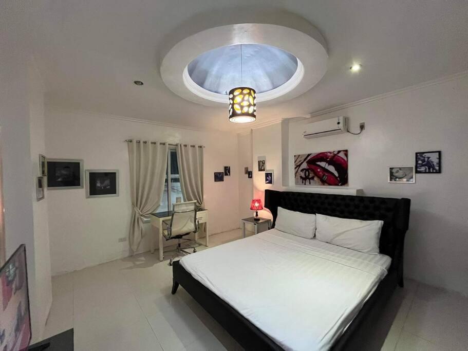 Kandi Big 1 Bedroom King Bed, Free Housekeeping, Wi-Fi آنغلوس المظهر الخارجي الصورة