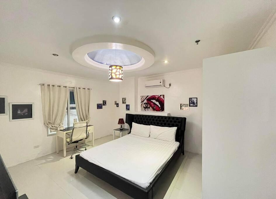 Kandi Big 1 Bedroom King Bed, Free Housekeeping, Wi-Fi آنغلوس المظهر الخارجي الصورة