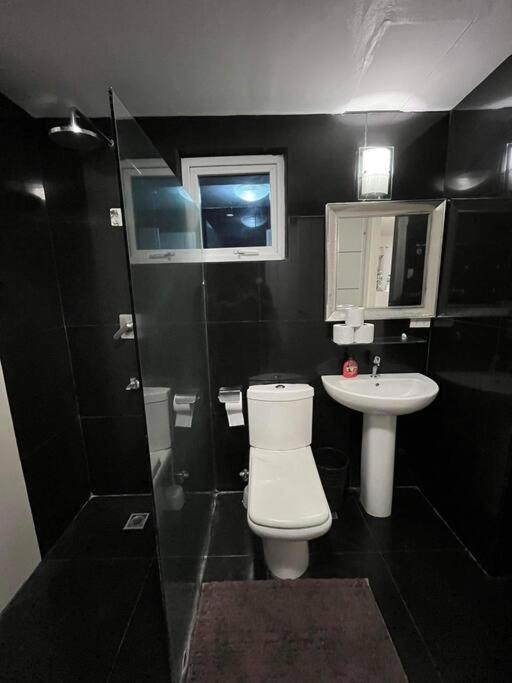 Kandi Big 1 Bedroom King Bed, Free Housekeeping, Wi-Fi آنغلوس المظهر الخارجي الصورة