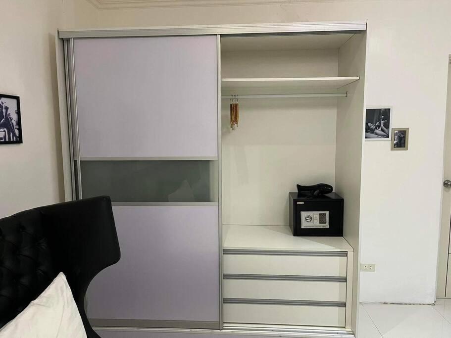 Kandi Big 1 Bedroom King Bed, Free Housekeeping, Wi-Fi آنغلوس المظهر الخارجي الصورة